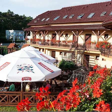 Sloneczny Dwor ベッド・アンド・ブレックファスト 4*