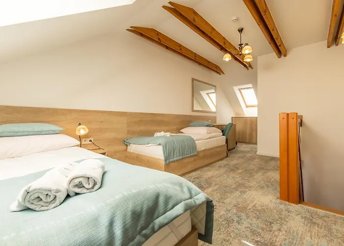 斯洛奈尼多尔酒店 住宿加早餐酒店 库瑞尼卡慕斯卡